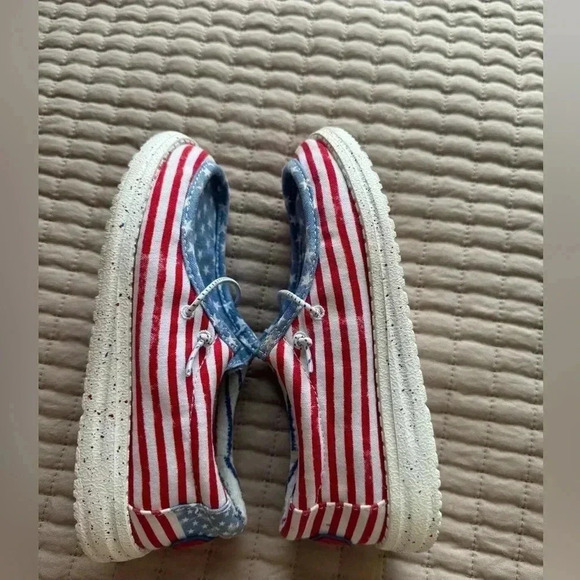 HEY DUDE WALLY YOUTH PATRIOTIC‎ YOUTH SHOES SIZE Y2-L3 EUC SUPER COOL SHOES - Picture 11 of 16